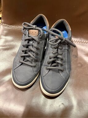 Nunn Bush Navy Low-Top Sneakers with Tan Accent